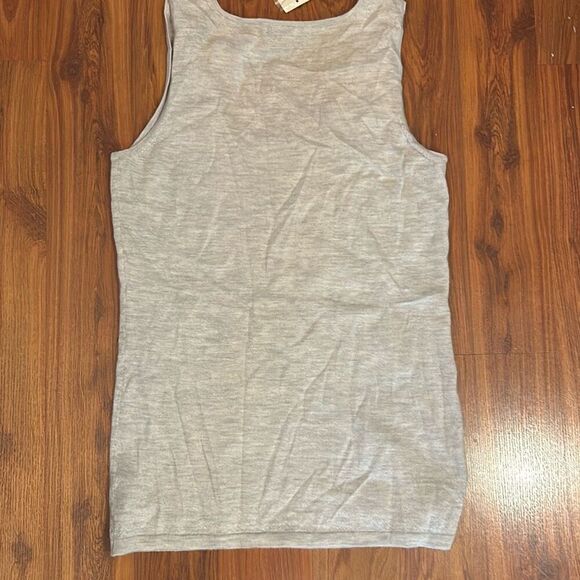 NWT Saks fifth Avenue 100% cashmere sleeveless sweater tank size M Gray - Picture 3 of 3
